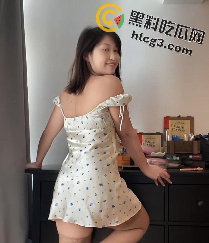 抖音贤妻良母网红『Lulu爱三明治』私拍视频曝光！华裔熟女老骚逼各种定制、自慰、肛交！-4