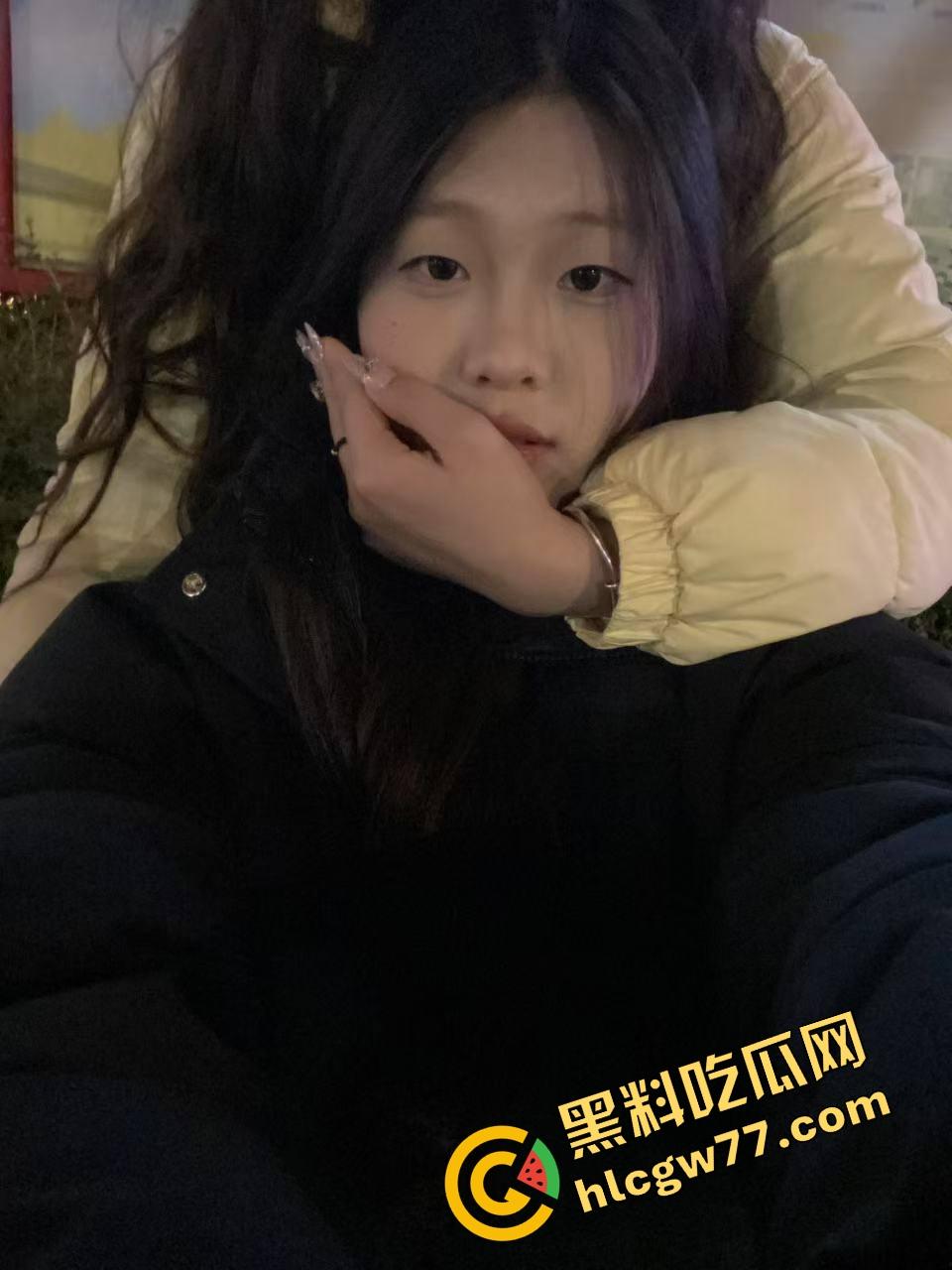 上海车展暗藏春色，蔚来销售『蒋丹丹』被吊操，小穴整根吞下白浆四溢，小母狗舔得比卖车还熟练！-2