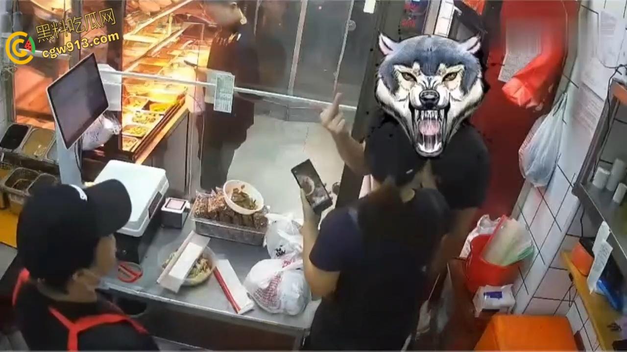太嚣张了欺人太甚！深圳卤菜店惊爆恶霸闹剧，流氓男不讲道理直接骂人，辱骂打人还倒打一耙！-2