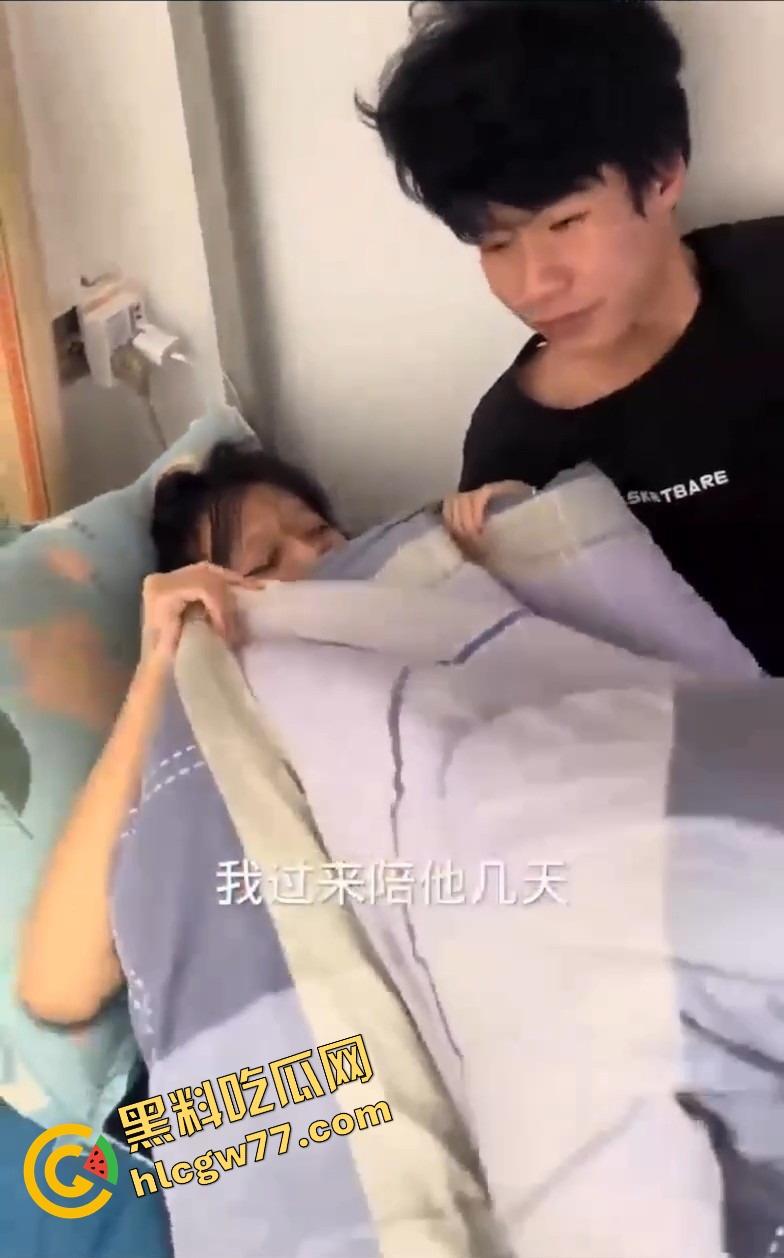 广西老表真会玩，带女友宿舍开车，下铺抱操缠成一团，上铺兄弟瑟瑟发抖快抑郁了！-5