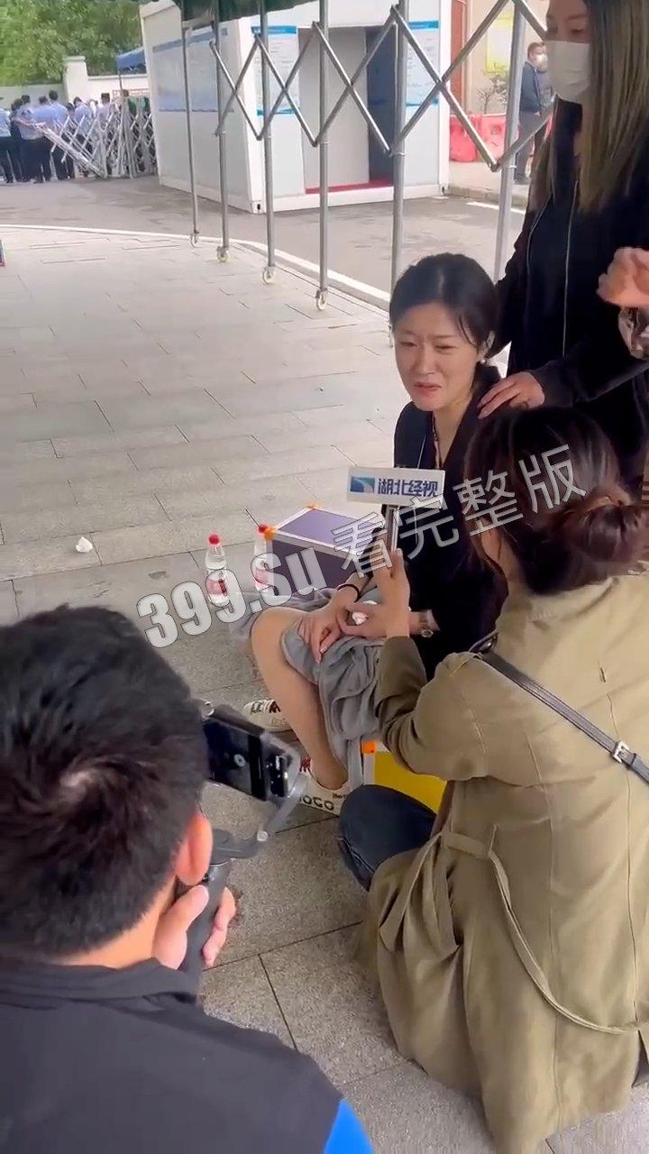 5.23 武汉汉阳弘桥小学 七岁孩子在校内遭老师开车碾压 后脑都压没了 校方拒绝提供监控 集体失声 家长集体讨说法-1