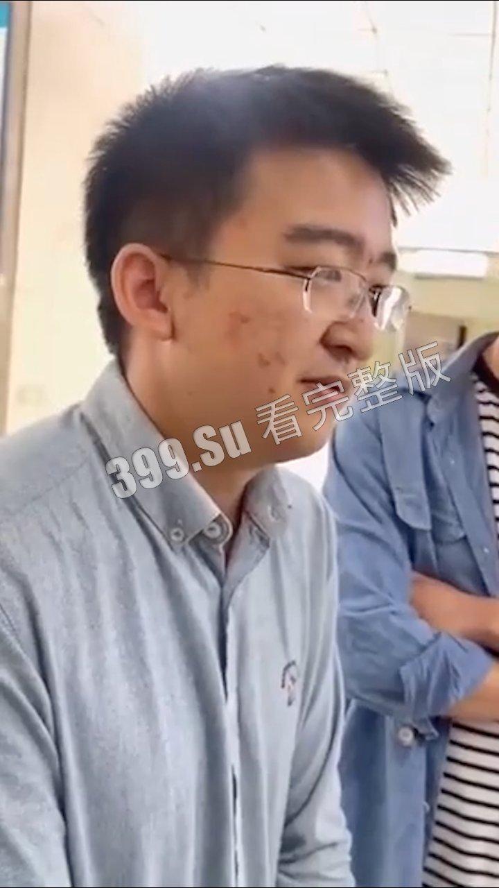 5.23 武汉汉阳弘桥小学 七岁孩子在校内遭老师开车碾压 后脑都压没了 校方拒绝提供监控 集体失声 家长集体讨说法-3