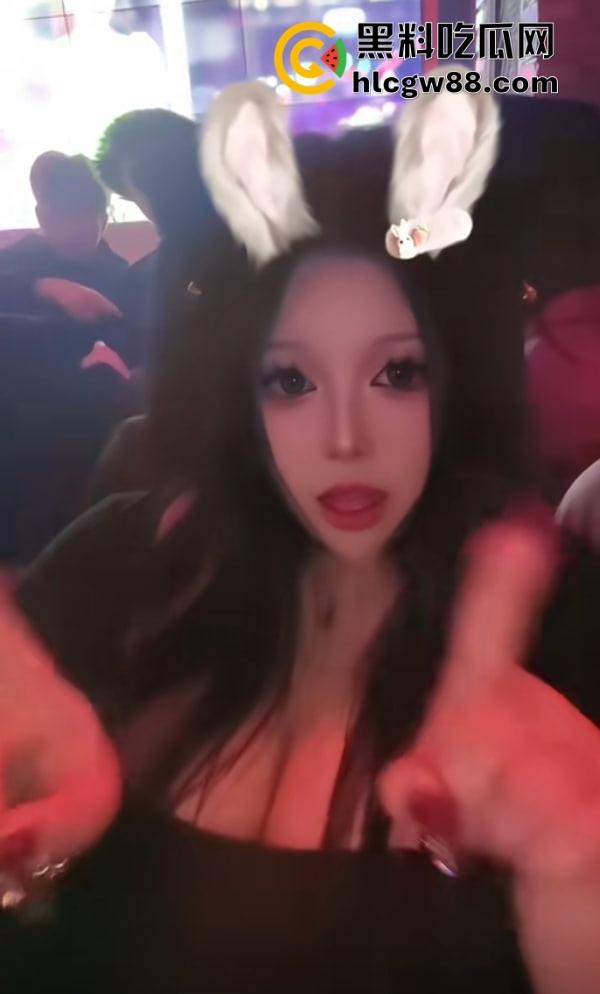 抖音元气少女【full77】清纯妹 这骚臀屁股模式多到我想拜师学艺,终于见识啥叫自由切换模式!-15