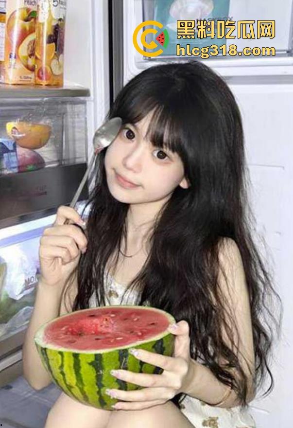 海角乱伦！趁家里没人，放肆的跟表妹疯狂做爱，可爱的无毛白虎穴都给灌满了精液！-1