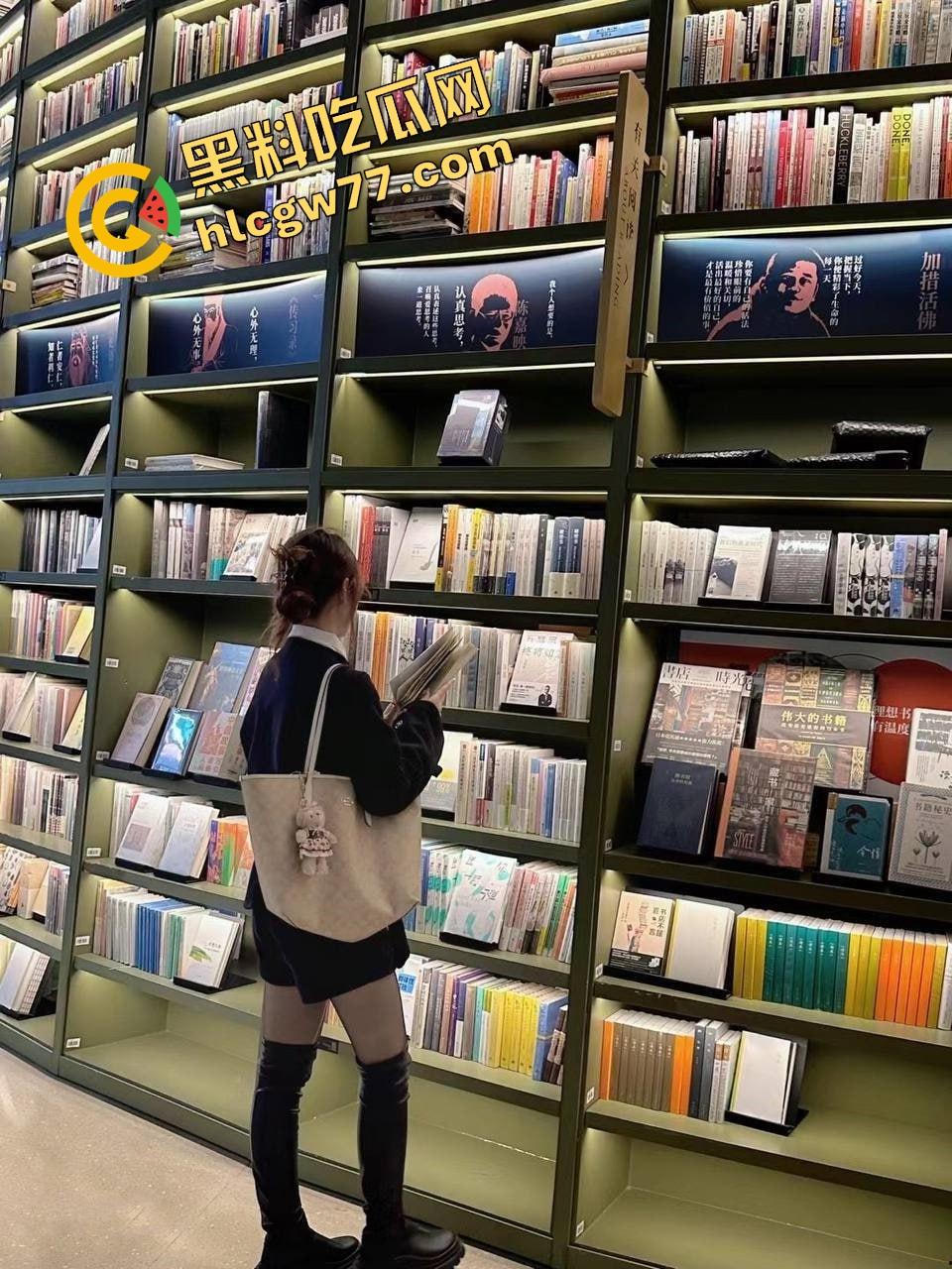 河北邯郸学院『夏可』分手后直接变公共炮台 舔狗舔三年屁眼插肛塞 金主三天姿势换着艹！-3