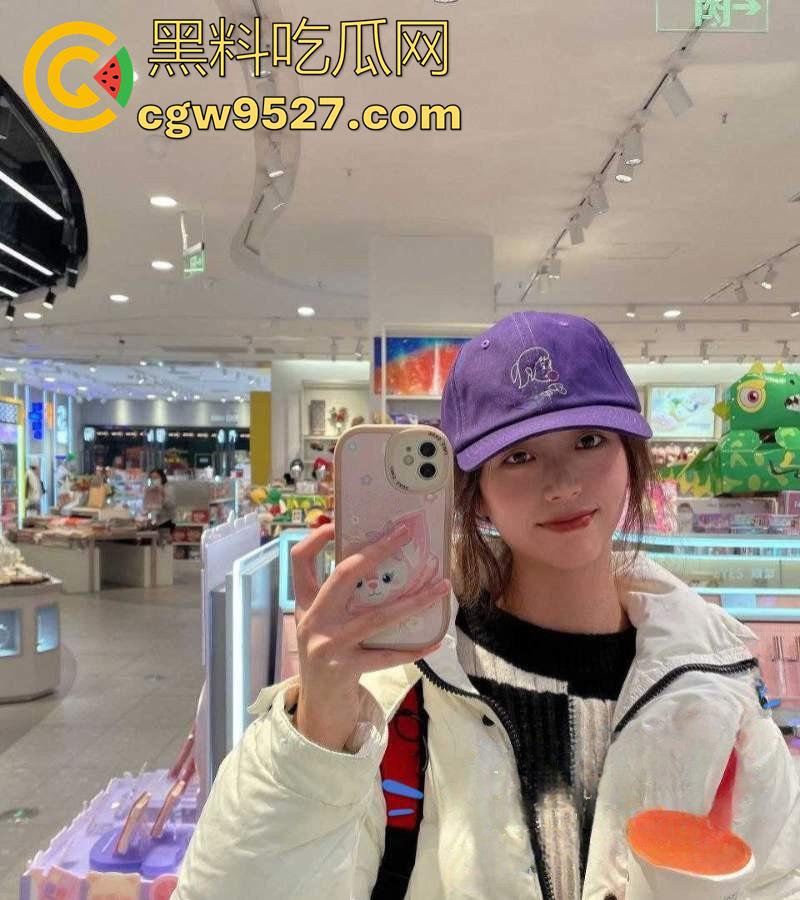 南京师范大学校花【孟钰涵】，清纯颜值御姐身材，被前男友曝光性爱视频，娇嫩身躯被大鸡巴无套爆操！-3