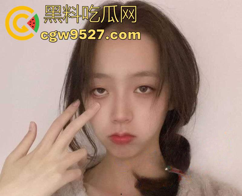 南京师范大学校花【孟钰涵】，清纯颜值御姐身材，被前男友曝光性爱视频，娇嫩身躯被大鸡巴无套爆操！-5