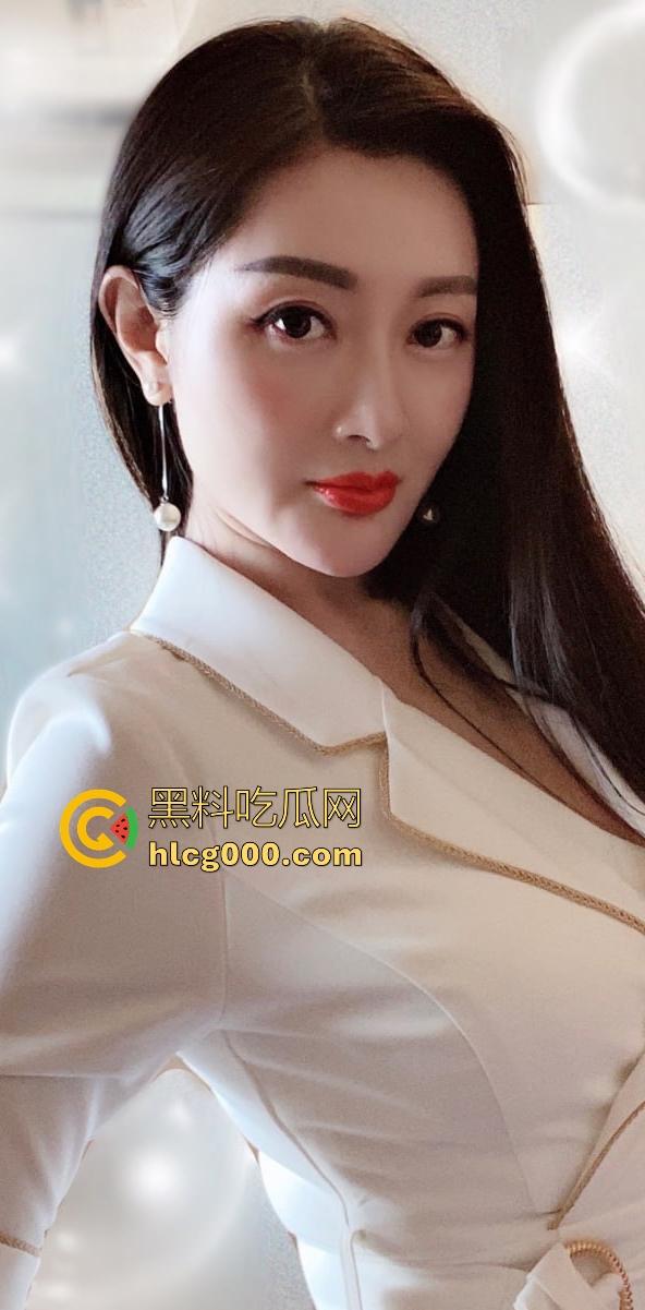 海角乱伦大神【相依为命的母子】新作！强上多年跟爸爸离婚的妈妈，那种乱伦禁忌的快感，极其刺激！-1