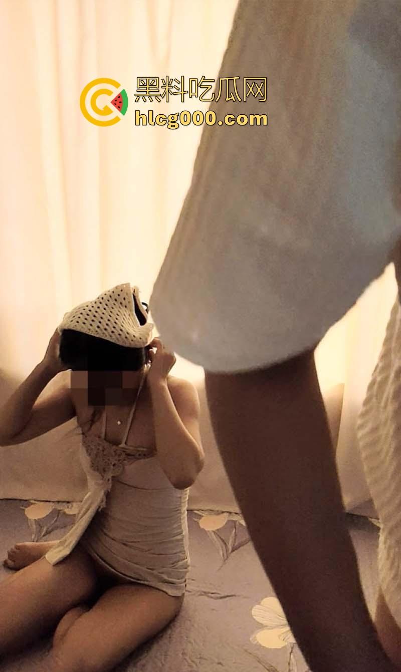 海角乱伦大神【相依为命的母子】新作！强上多年跟爸爸离婚的妈妈，那种乱伦禁忌的快感，极其刺激！-4