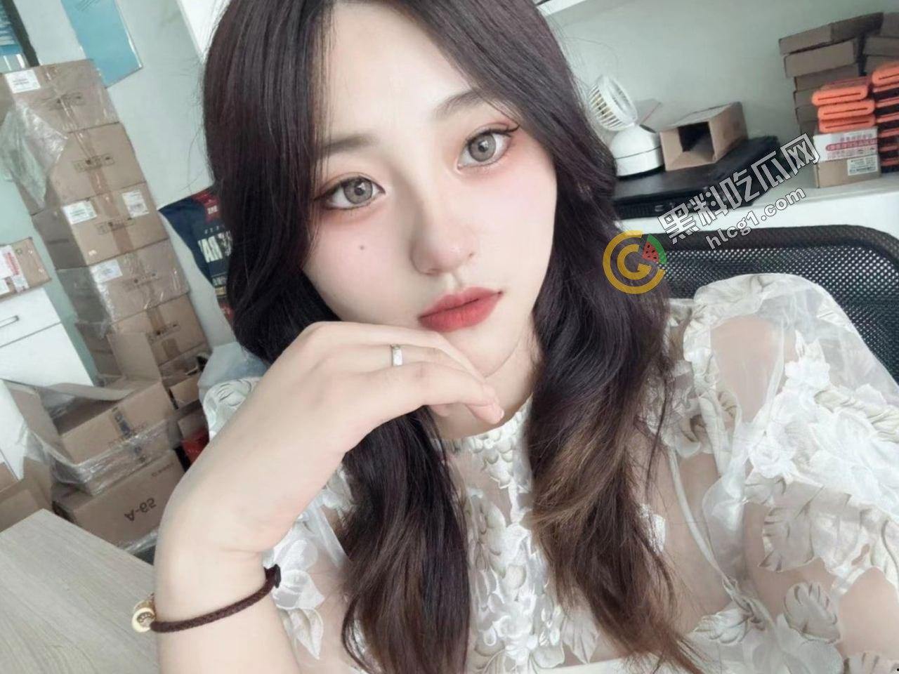 四川税务局「吴晓怡」出轨丑闻大曝光！前男友狠心投稿揭发内幕-1