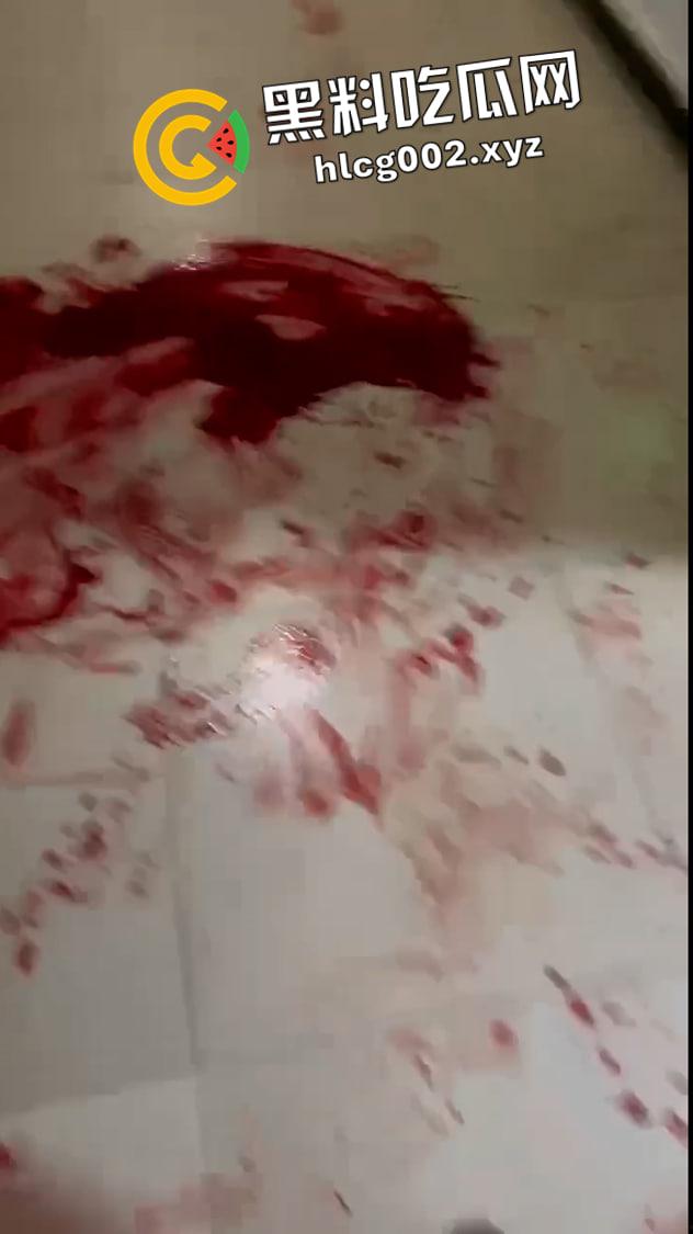 贵州黔南中等职业技术学院宿舍杀人 楼道血流成河 校方封锁消息 现场视频流出 血腥慎入-2