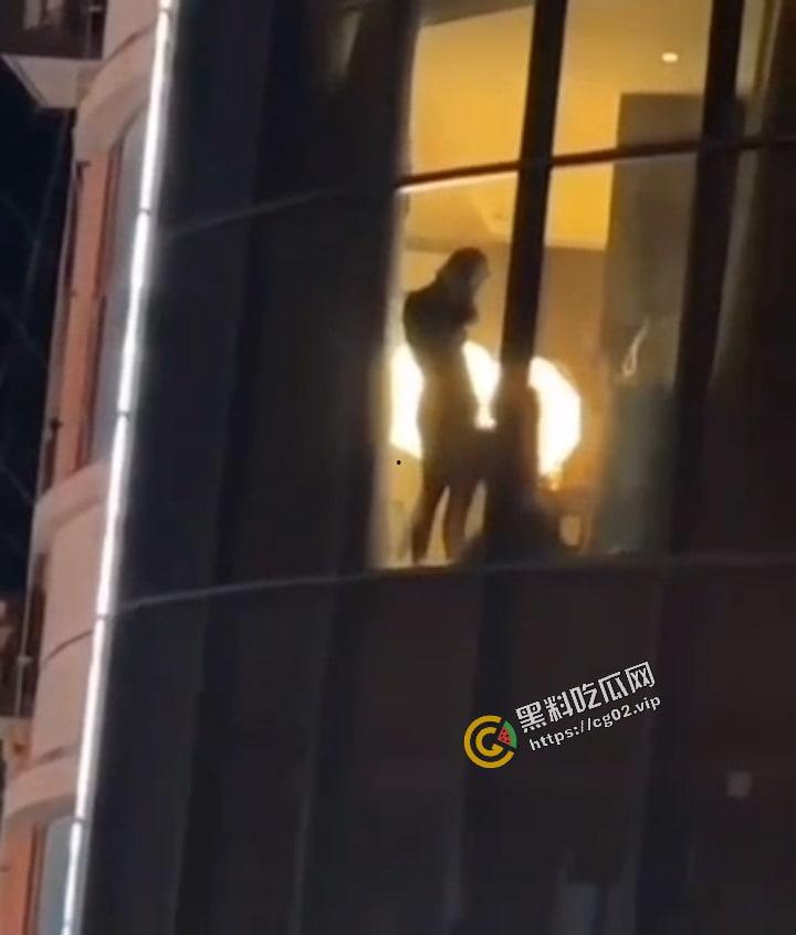 知名品牌富婆聚集地 杜卡诗高级形象定制  店面楼上上演 活春宫 皮影戏 还有一女子专门拍摄-1