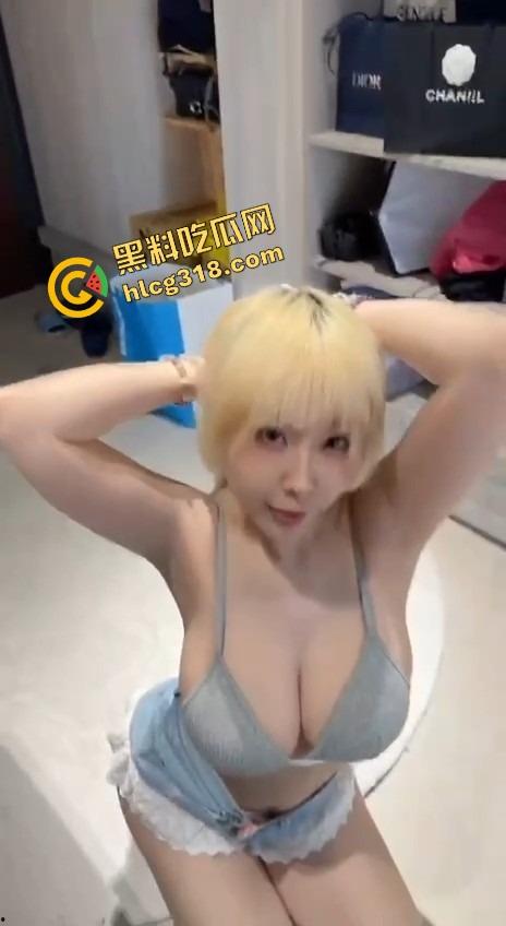 相亲对象居然是撸过的网黄，吃完饭直接喊我去她家，一进门就嫌热开始脱，捡东西直接扎头发是几个意思？-10