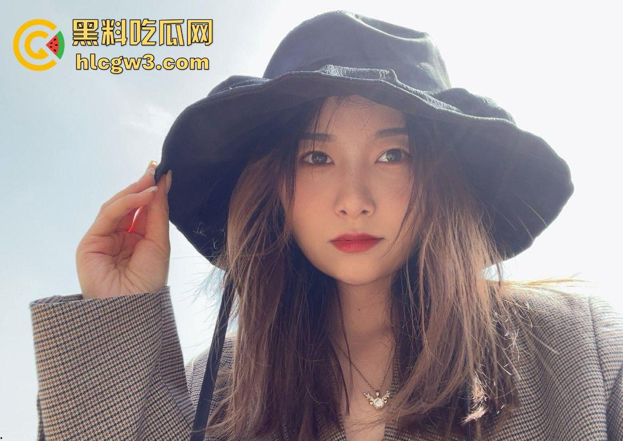 电器店骚货导购前女友，工作制服跪地口交吞得干净，厕所啪啪浪叫听得人腿软，分手后只能靠回忆撸到崩溃！-7