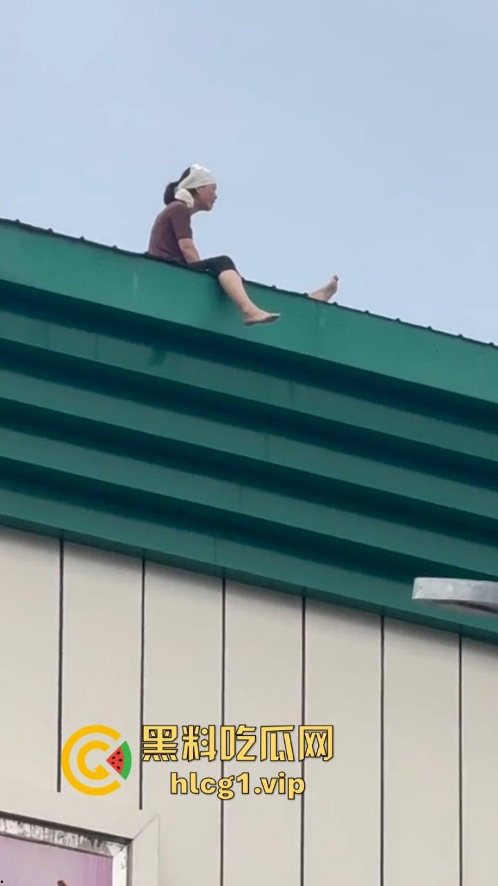 美女有什么烦恼呢!安徽亳州谯城区人民路盖盛祥 一美女想不开跳楼!-7