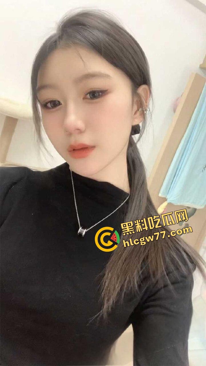 上海艺术设计学院的校花【夏宸玥】实锤拜金狗，富二代酒店蹂躏调教，宿舍自拍插棒成全校精盆公交车！-3