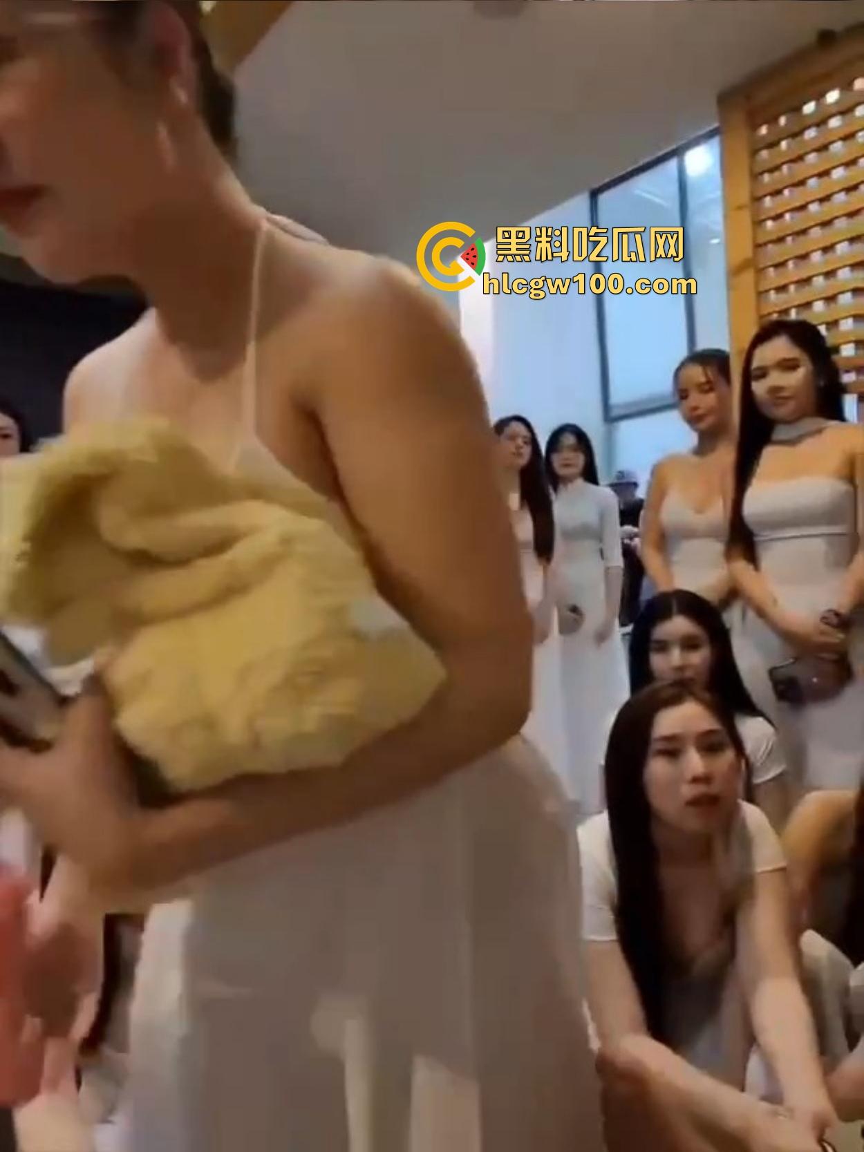 泰国mini版天上人间，选美店小姐姐个个顶级骚货全场嘎嘎乱杀，国内要有这配置就直接起飞了！-13