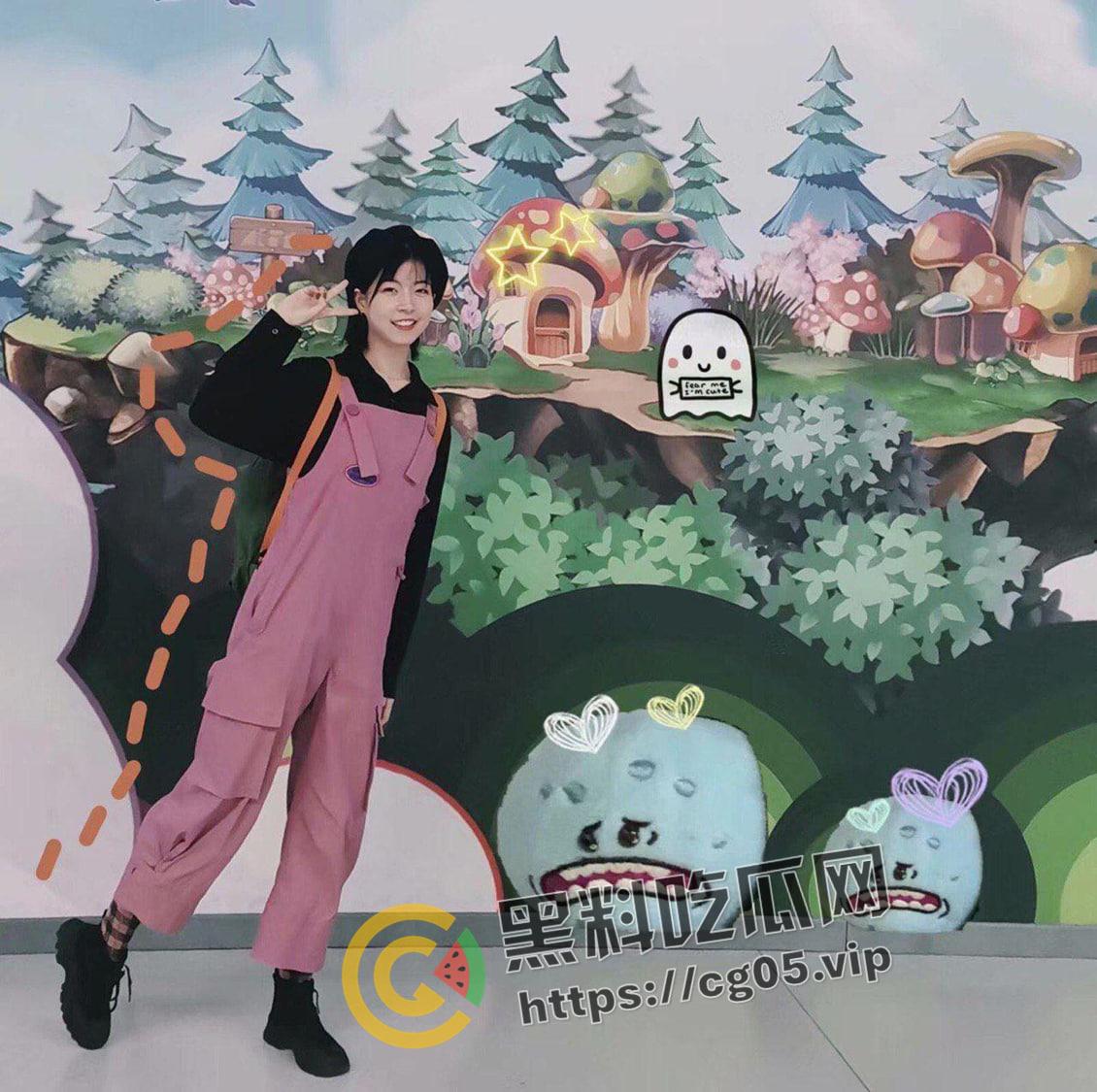 厦门大学反差婊！日常生活清纯无比  一到床上骚到没边 穿上黑丝就是干 触及灵魂的浪叫-2