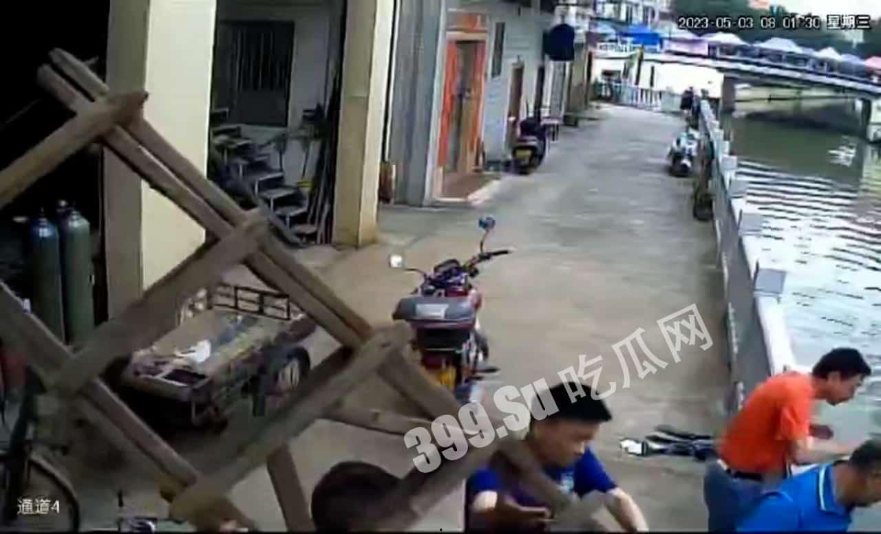 5月3日，广东 佛山 这小姐姐选择这样的一个方式结束自己 #跳河-1