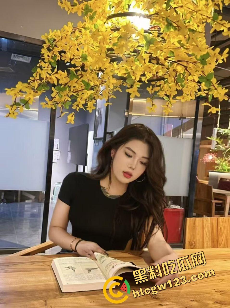 泡完脚直接车震，带上车开到地下车库直接开骑。妹子大尺寸操到娇喘连连 哥哥你戳到宫口了！-4