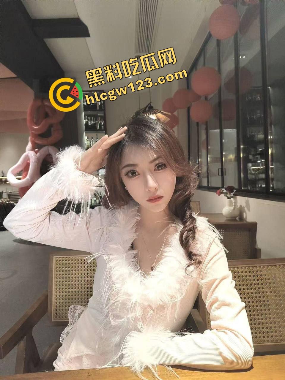 泡完脚直接车震，带上车开到地下车库直接开骑。妹子大尺寸操到娇喘连连 哥哥你戳到宫口了！-6