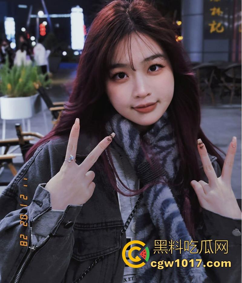 南京航空大学清纯学姐【刘希然】曾经的乖乖女如今套着项圈，骚穴被塞满精液，变成摇臀求操的小母狗！-3