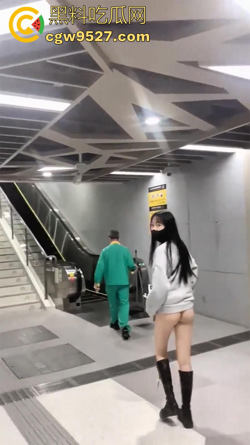 顶级长腿翘臀母狗【露娜000】，超爱露出的极品人妻少妇，美腿白嫩翘臀饱满，这身材真是无敌了啊！-8