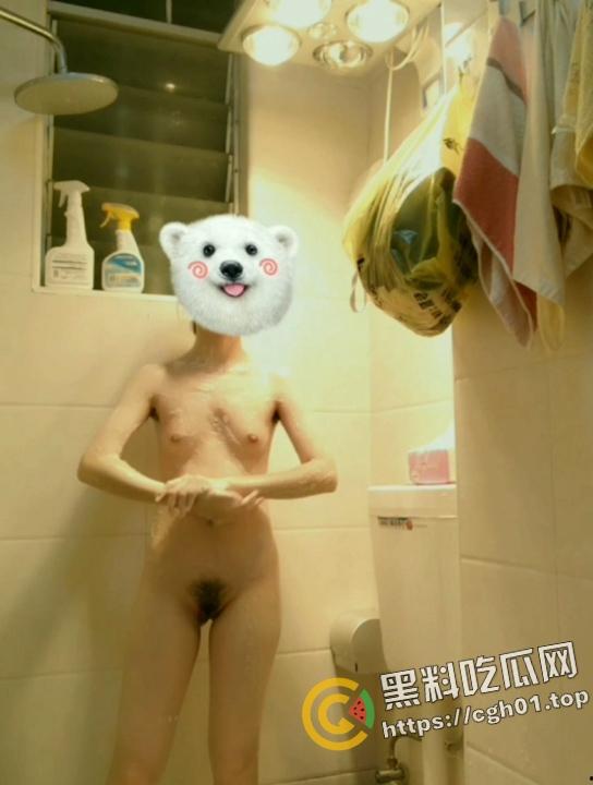 衡水中学妹子洗澡自拍 发给男同学满足变态羞耻心 高考前帮同学舒缓压力是吧-6
