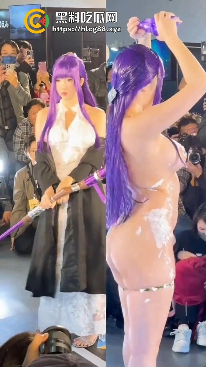 饥渴宅男的天堂!台湾漫展变性爱盛宴,近乎全裸福利姬勾得人硬邦邦,湾湾不要太爽了!-16