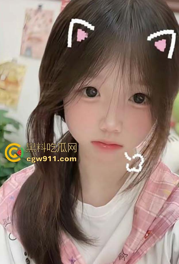 抖音可爱清纯网红【她那颗泪痣】约炮金主不雅视频流出，平日任凭金主调教各种私拍，极其反差淫荡！-2