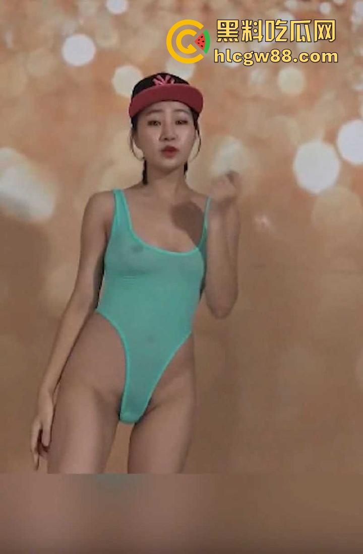 身边骚逼无处不在,盘点民间最狂野真实故事,露天操逼、护士医院打飞机、露天野战全是精品骚片!-1