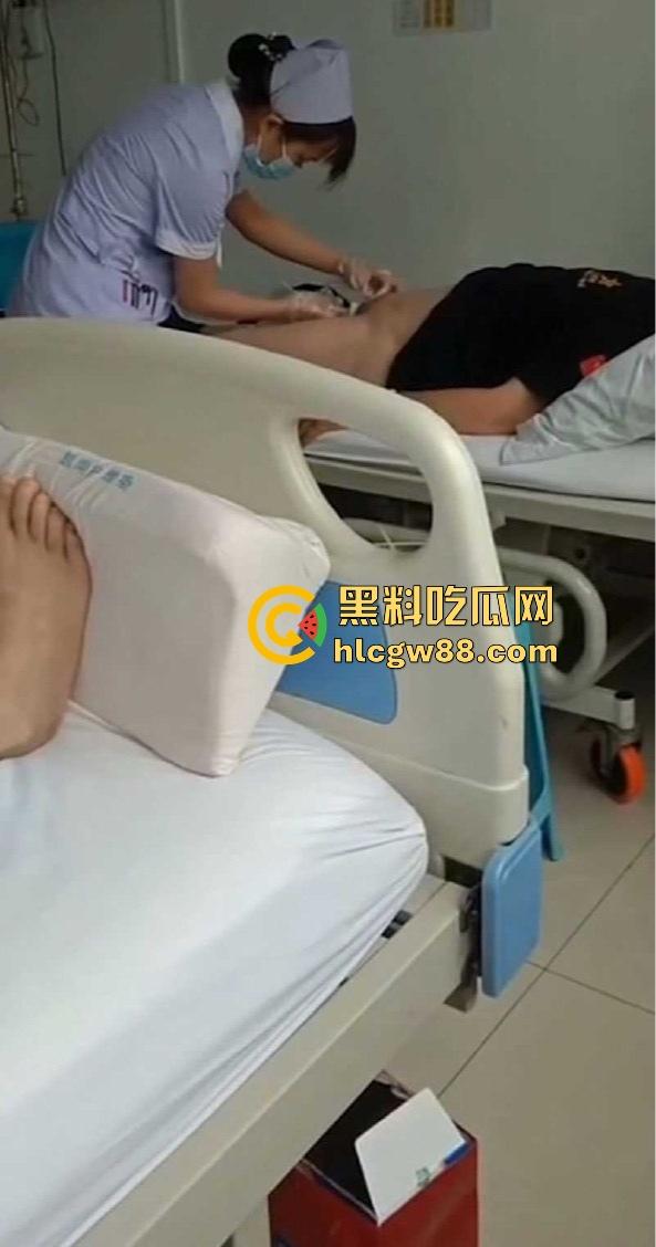 身边骚逼无处不在,盘点民间最狂野真实故事,露天操逼、护士医院打飞机、露天野战全是精品骚片!-5