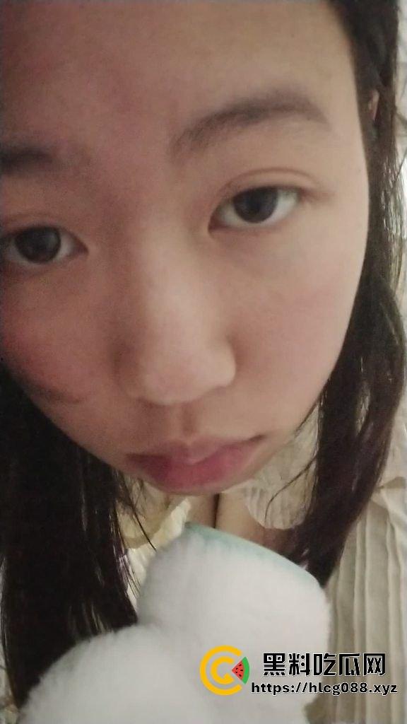 四川眉山仁寿县【李佳玲】背着男友偷人,分手后骚料满天飞,这贱货下贱得让人想吐!-5