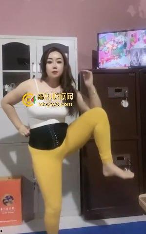 快手反差母狗【金惠芸】私拍泄露！大奶熟女用道具自慰放浪不羁，私密福利曝光让人直呼劲爆！-10