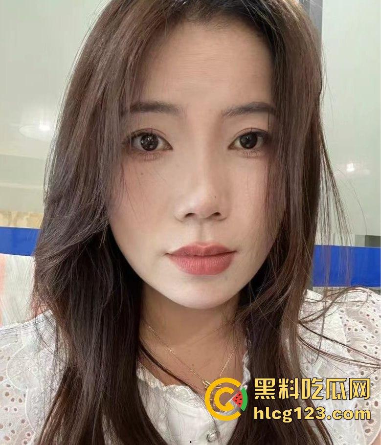 酒店精油服务变成无套大战！技师顶不住女神美乳翘臀，直接上位狂操,精油按摩变成啪啪大战！-2