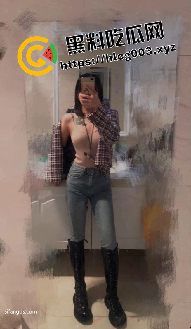 长沙美术学院反差婊【王莎俪】富二代同学调教开发 白丝美腿主动掰开小穴求草-8