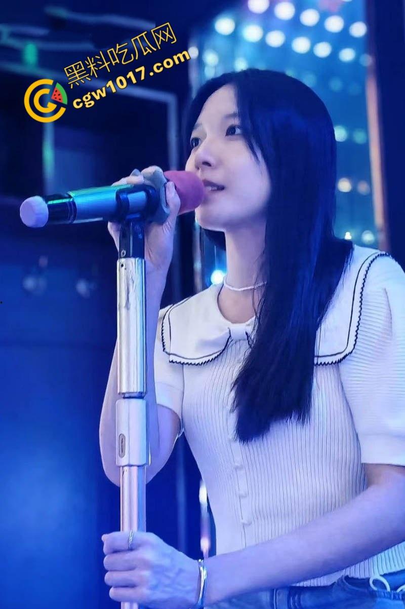 厦门人妻【刘思琪】婚前狂热自慰视频曝光!外表甜美内心淫荡,自慰镜头惊艳惊骇,私密桃色春光瞬间爆炸全网!-2