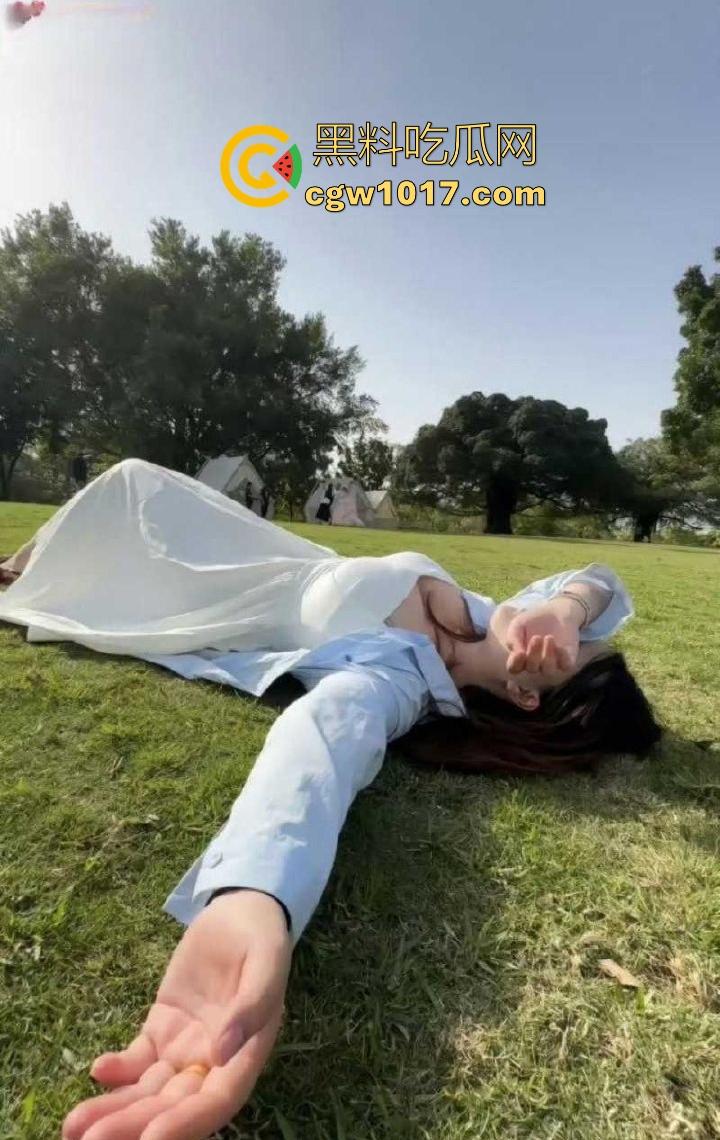 湘潭大学极品学姐【李文婷】平日清纯高冷的校园女神，在镜头前彻底放飞自我，道具骑乘自慰，尽显母狗本色！-2