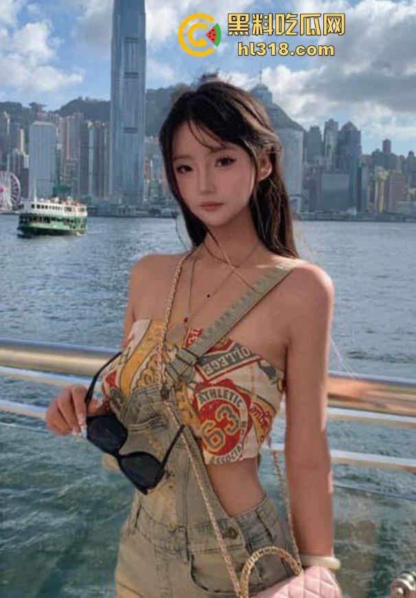 海角乱伦,跟我的刚上大学的表妹开房,尝试大胆酒店开门露出啪啪,白虎嫩穴被后入猛操,疯狂喷水!-1