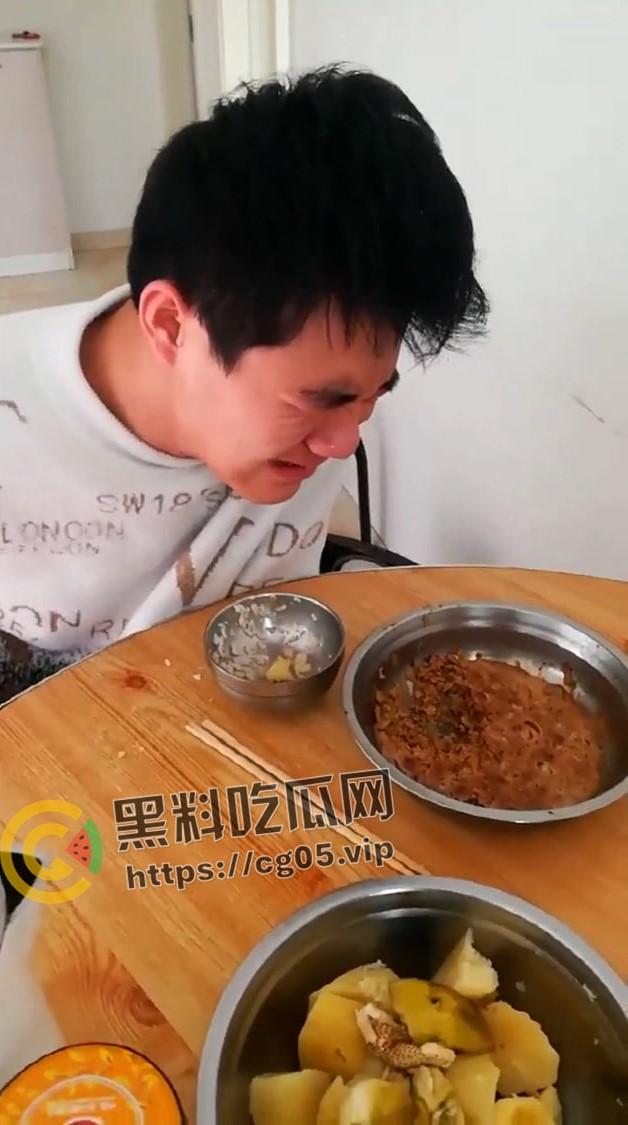 辽宁营口大石桥第二高级中学 男生在卫生间遭遇霸凌围殴 事后校方和打人家长不承认 现在孩子精神出现异常-5