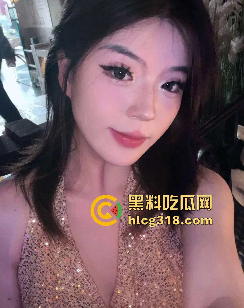 美臀都要被打烂了！缅北会所女模业绩不达标的下场，小黑屋内皮鞭加棍棒狠抽翘臀，看着很心疼！-1