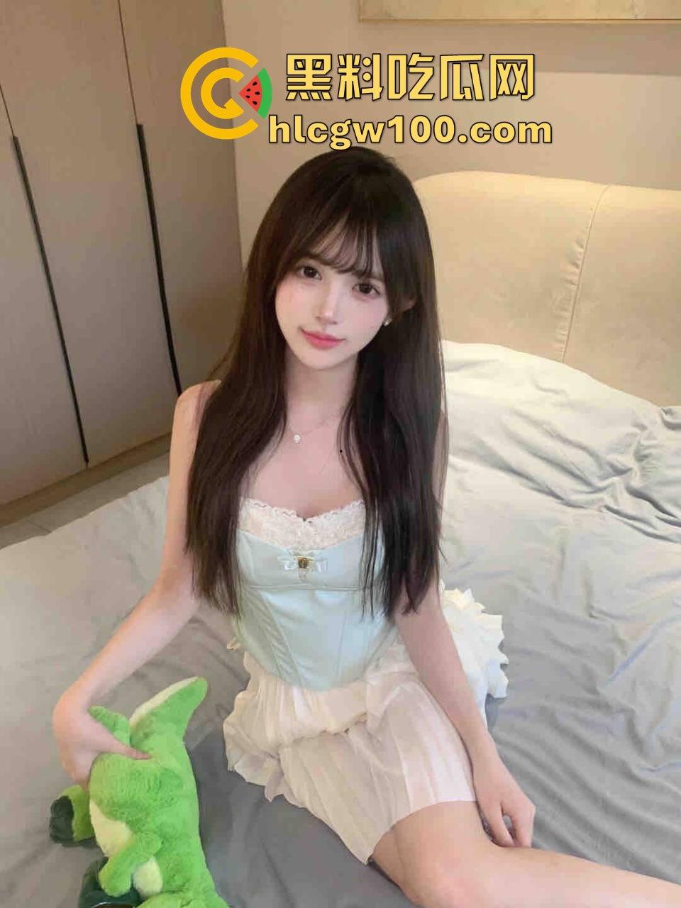 陕西酒店00后前台骚妹子『 蒋可冉 』直接成瓜友御用炮友，干完不粘人骚到骨子里，随叫随到谁用谁爱上！-2