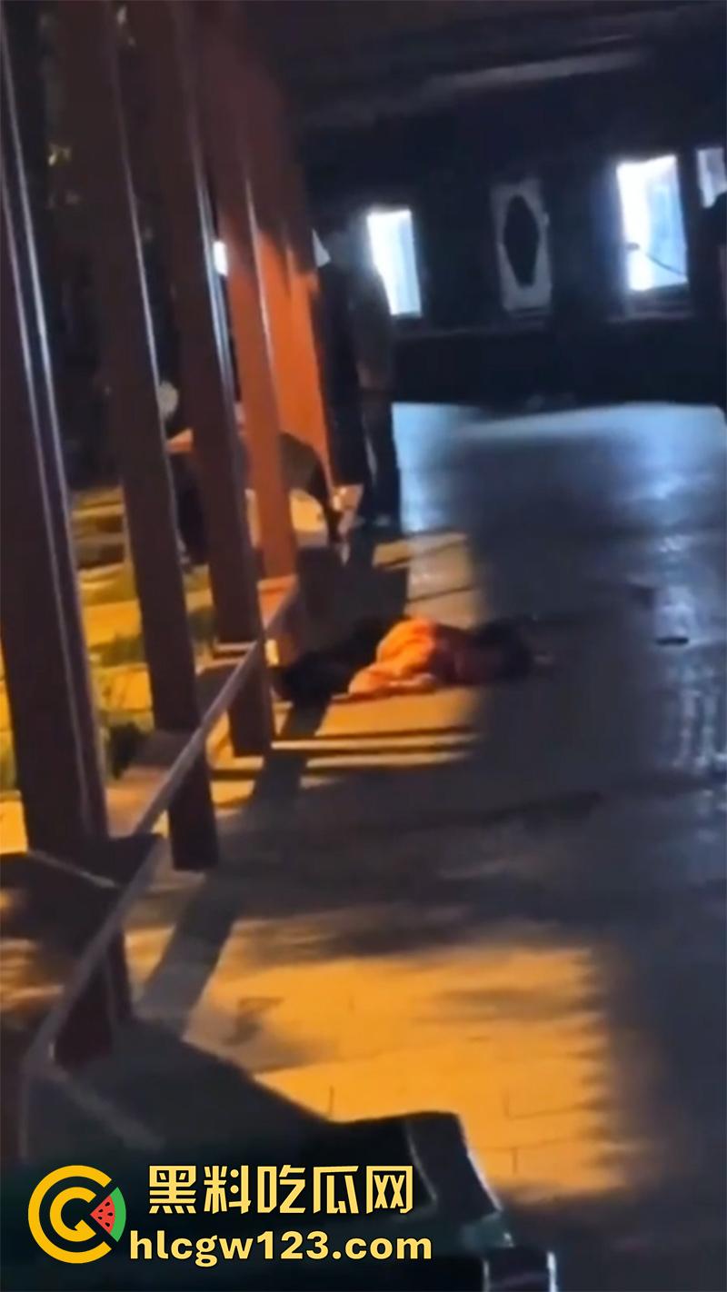 南昌工学院校园杀人案，19岁大学生怒杀22岁学姐，不仅骗钱还出轨玩弄感情，结果被小伙刺杀！-5