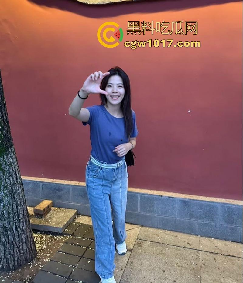 武汉师范大学【陈菲怡】大四实习为顺利专正,甘心与领导上床做爱,嘴上说的不要在床上表现比谁都骚!-3