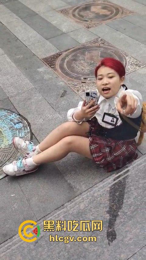 瓜友爆料河北石家庄07年出生的【王玉媌】，疑似群P上瘾却不嫌丢人，身上衣服全是炮友赠送！-1