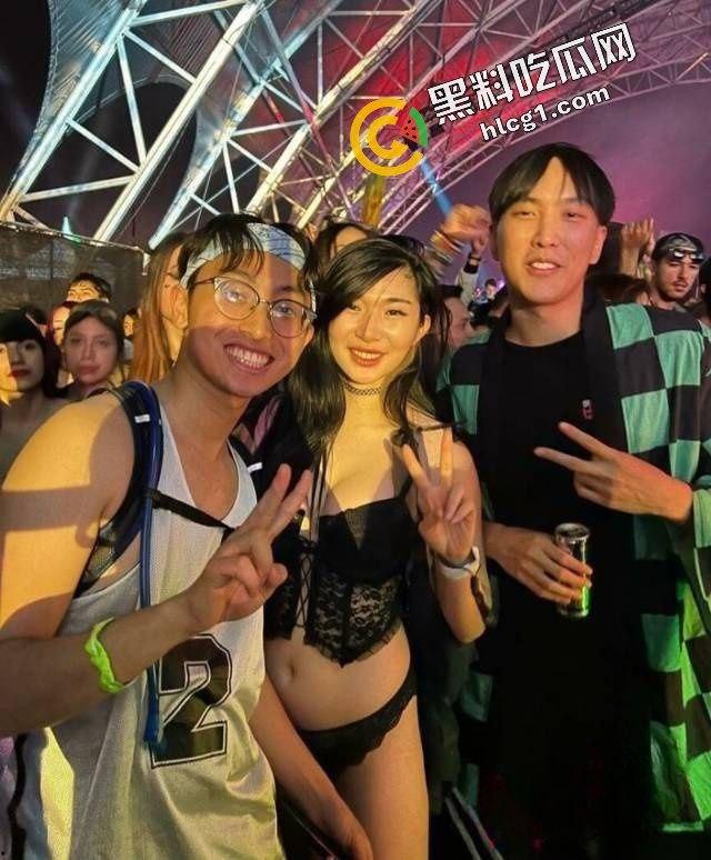 电竞大瓜！英雄联盟TSM战队大师兄doublelift女友出轨精神小伙 镜前后入曝光泄密-5