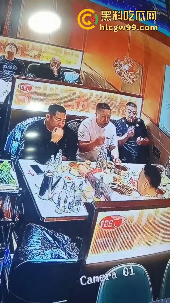 黑龙江密山健晟星期天火锅爆炸性操作，火锅里煮打火机，惊喜套餐还是定时炸弹？过年吃饭吃出爆炸感！-1