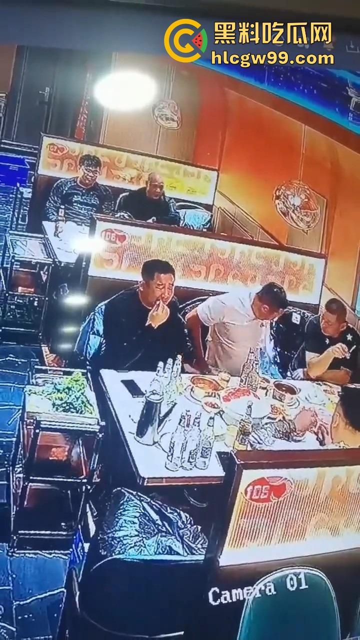 黑龙江密山健晟星期天火锅爆炸性操作，火锅里煮打火机，惊喜套餐还是定时炸弹？过年吃饭吃出爆炸感！-2