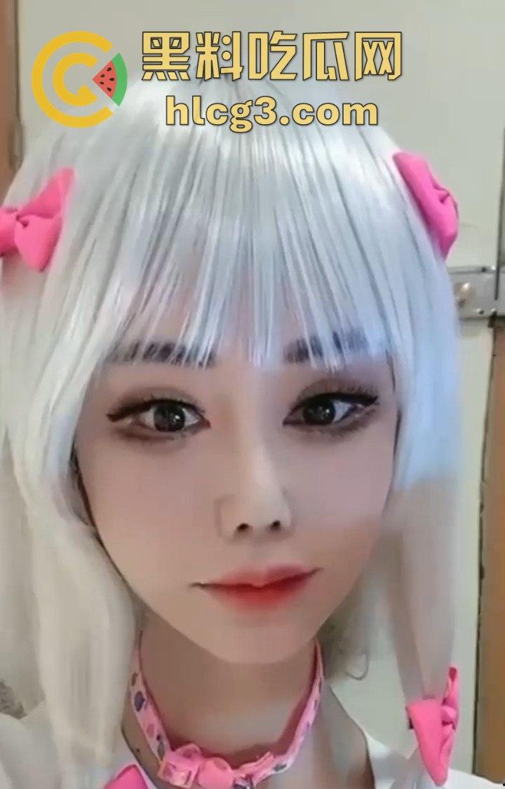 上海网红反差甜妹『吸酱』私拍泄密！甜美外表下的惊人真相，金钱交易背后的秘密曝光！-2