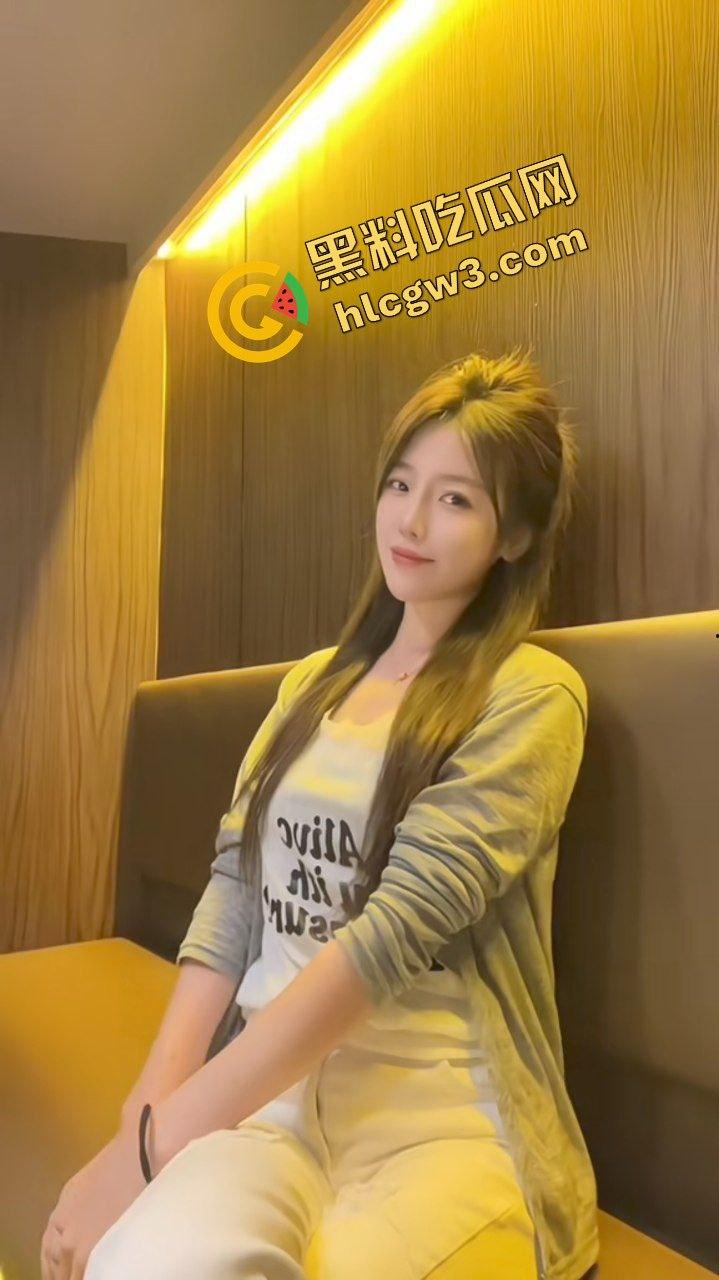 四川现代职业学院反差婊贱逼货『韩爱伊』异地恋周末约炮单男 男友查岗曝光骚逼上位！原创独家流出！-4